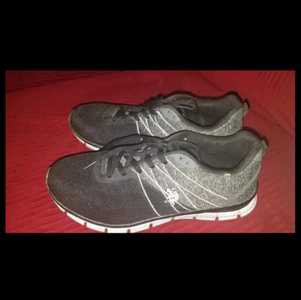 U.s. polo association women's 9.5 black sneakers